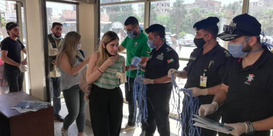 الشرطة المجتمعيّة و حقق يستكملان حملة عشان نظل بخير في المناطق السياحيّة .