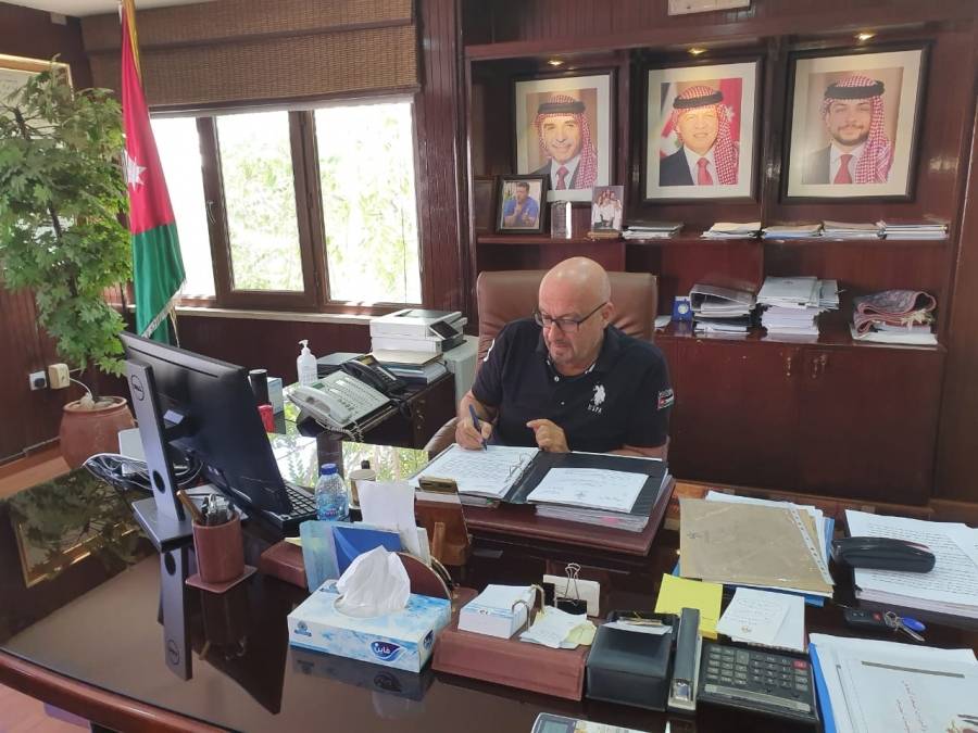 وزير المياه والري يوقع اتفاقيات تنفيذ مشاريع صرف صحي باربد بقيمة 12 مليون دينار