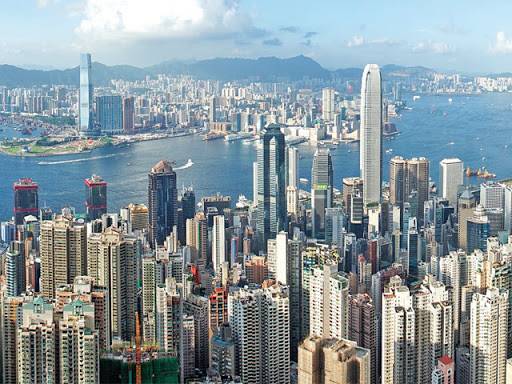 عاجل : هونغ كونغ:الوضع الوبائي خرج عن السيطرة .. فمن أحرج حكومتنا و وضعها على القائمة الخضراء؟