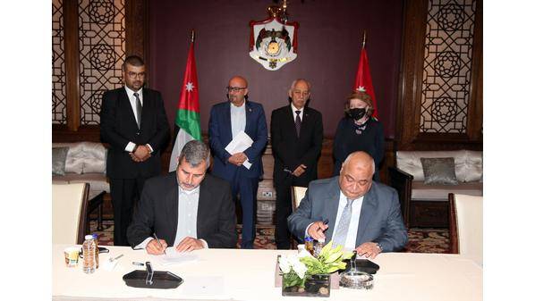 توقيع اتفاقيتين في الديوان الملكي الهاشمي لتنفيذ مشروع زراعي في المدورة