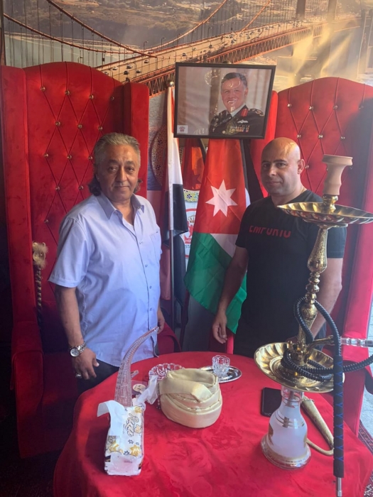 رجل الأعمال علي ابو صنوبر يشكر صاحب مطعم تانجو وكفي  رجل الأعمال الفلسطيني باسل عابدين ونجله زكي ابو باسل