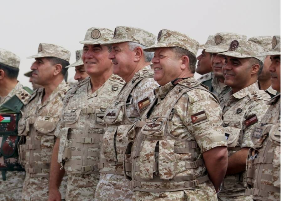 رئيس هيئة الأركان المشتركة يتابع تمريناً تعبوياً في المنطقة العسكرية الوسطى... صور