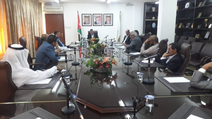 وزير البيئة والزراعة يؤكد أهمية إنشاء شركات تسويق... صور