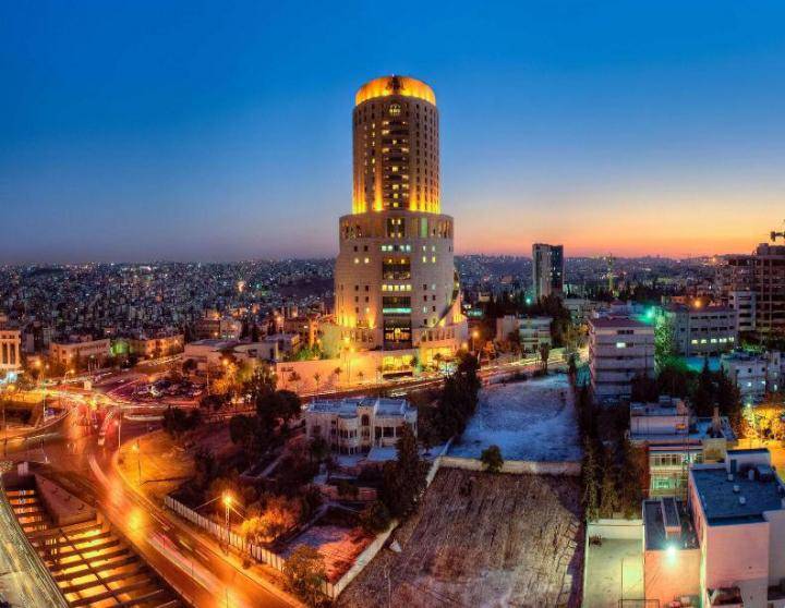 تفاصيل الحالة الجوية المتوقعة ليوم الخميس..