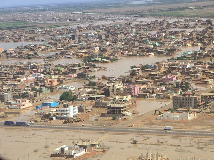 فيضانات في السودان تحاصر قرى وتدمر مئات المنازل...فيديو