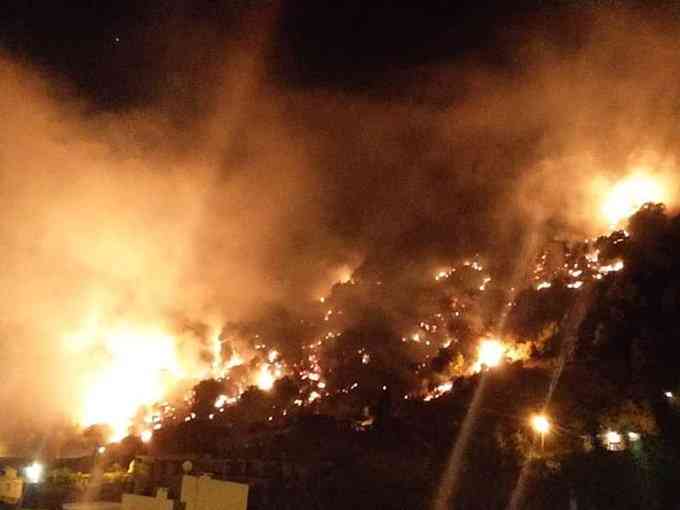 حريق ضخم بجبل مشغرة بلبنان