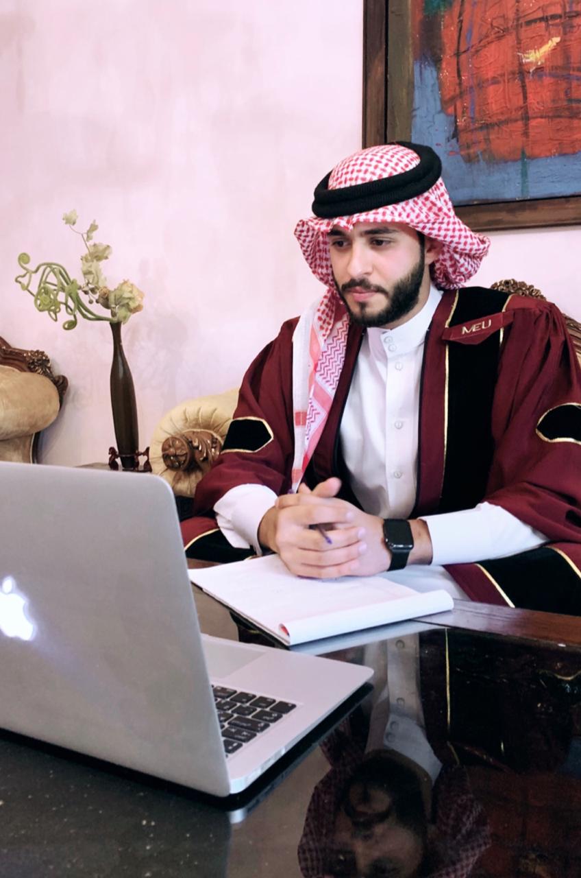 الزميل حمزة نايف المعاني يناقش مشروع تخرجه لدرجة البكالوريوس ويحصل على الامتياز  من جامعة الشرق الأوسط