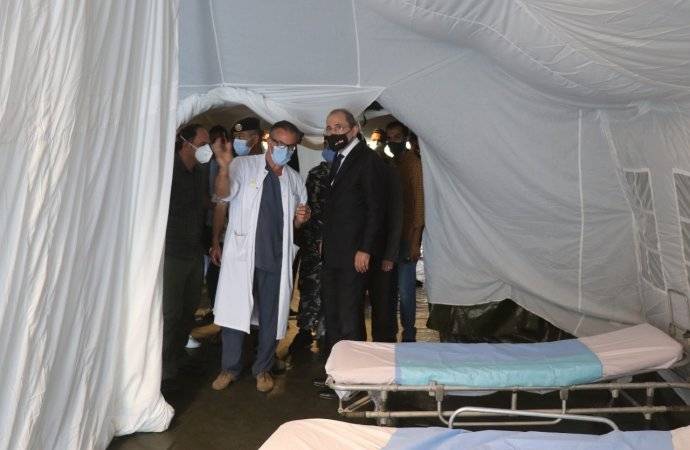 الصفدي يزور المستشفى الميداني في لبنان