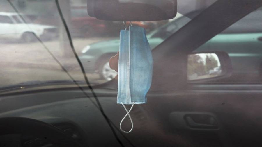 وزير الاعلام يوضح حول مخالفة مَن لا يرتدي الكمامة داخل المركبة