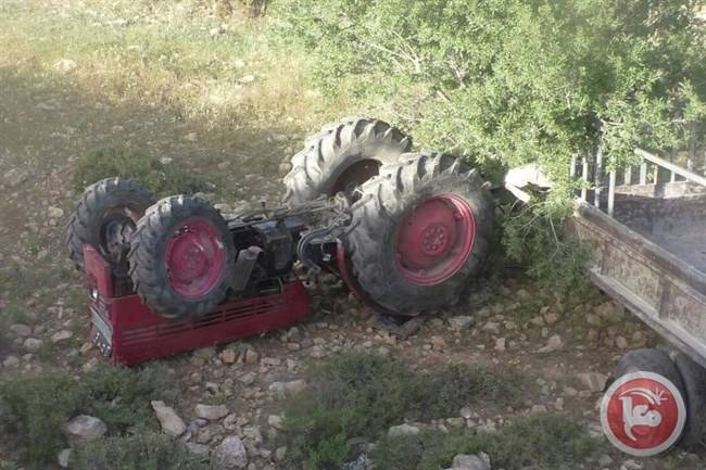 اصابة شخص بتدهور تراكتور زراعي  في عجلون