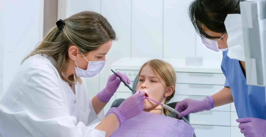 تحذير مهم من الصحة العالمية لأطباء الأسنان