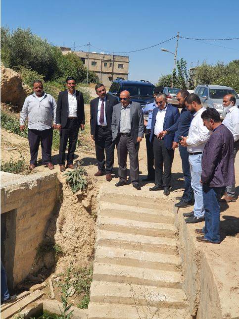 وزير المياه والري يفتتح  مشروع تاهيل (5 ) ينابيع في لواء ناعور