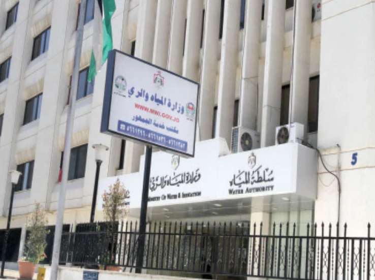 تقرير يدعو لحماية عمال الصرف الصحي من عدوى كورونا