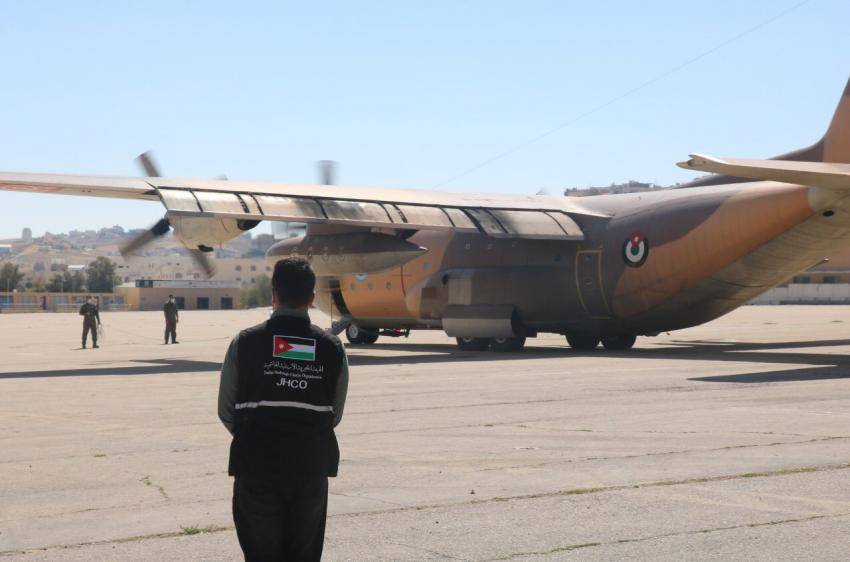 طائرة إمدادات أردنية ثالثة الى بيروت (صور)