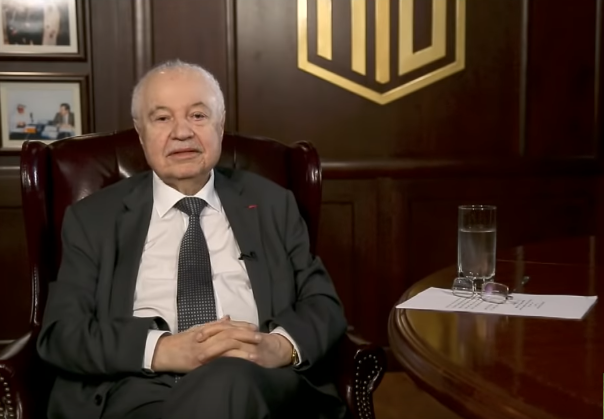 أبو غزالة يشارك بمؤتمر افتراضي عن كورونا