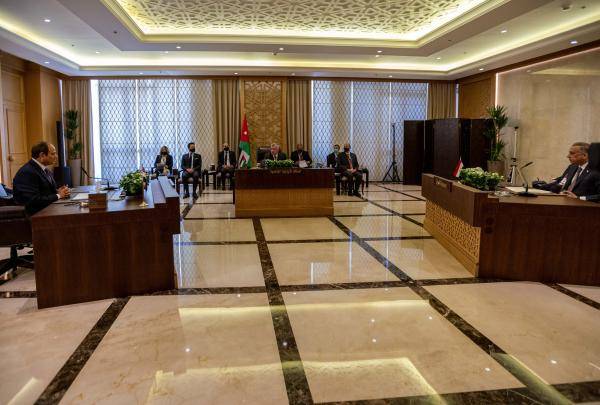 البيان الختامي للقمة الثلاثية: ضرورة وقف التدخلات الخارجية بالشأن العربي