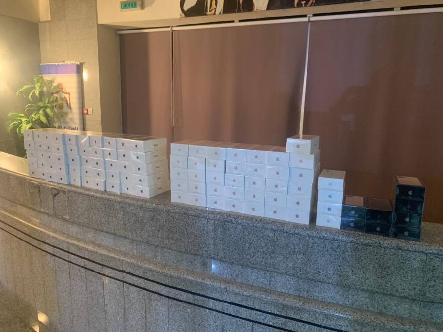 الجمارك تحبط تهريب اجهزة خلوية