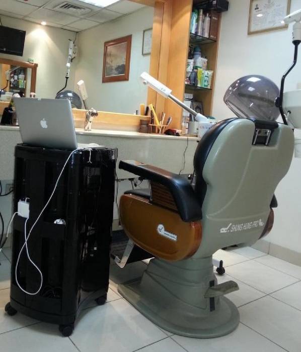 مداهمة صالون في اربد بعد ورود معلومات بوجود ٢٠ عروس