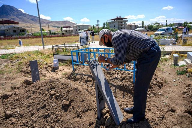 In Turkey, lake turns into graveyard for migrants