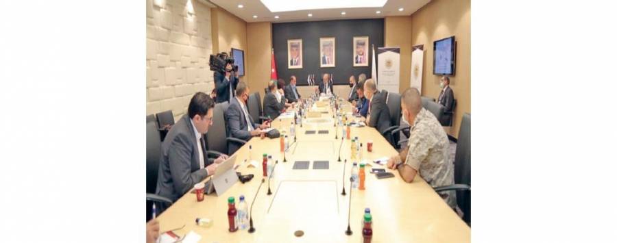 الرزاز: تحسين الإجراءات على المعابر الحدودية