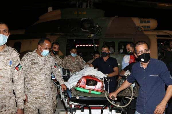 اخلاء احد مرتبات الامن العام بطائرة عسكرية اثر تعرضه لحادث سير