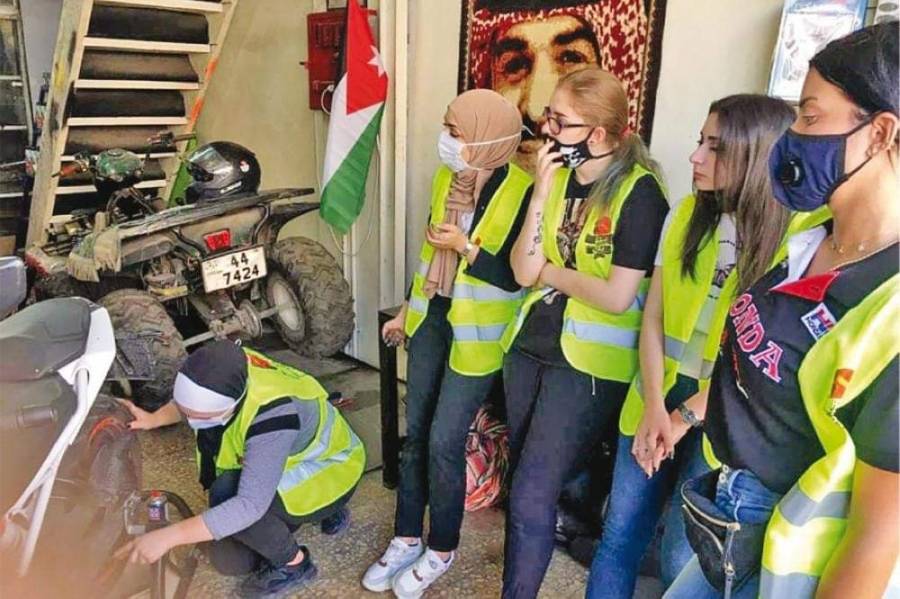 نتالي تقتحم مهنة حكرا على الرجال