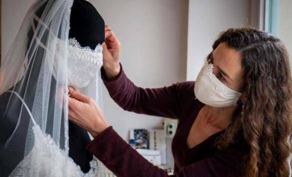 مصابة الكرك شاركت بفرح وزارت بيتين للعزاء