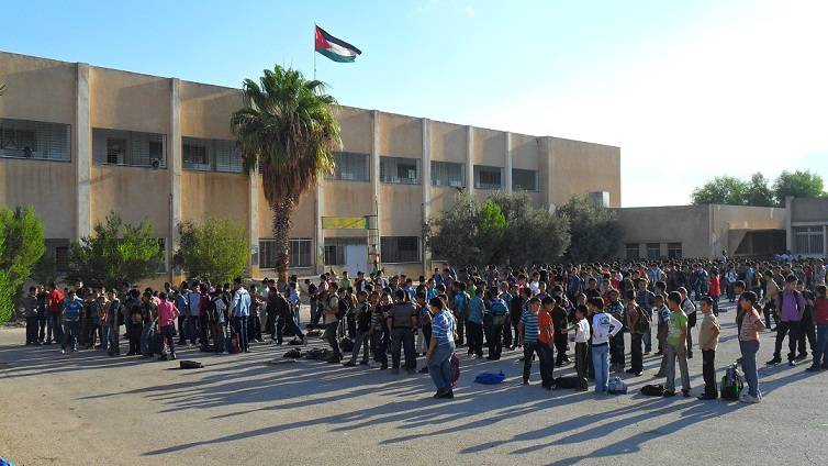 إغلاق مدرسة أم نوارة في ماركا