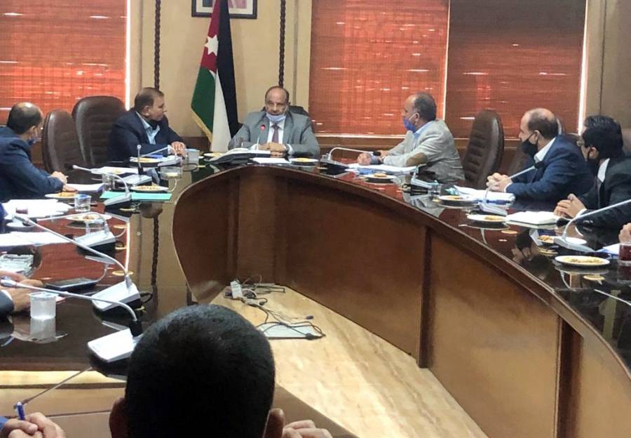 حماد : يترأس اجتماعا للحكام الإداريين بمحافظة العاصمة