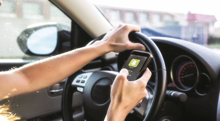 رقم صادم .. 1089 مخالفة استخدام هاتف في 24 ساعة