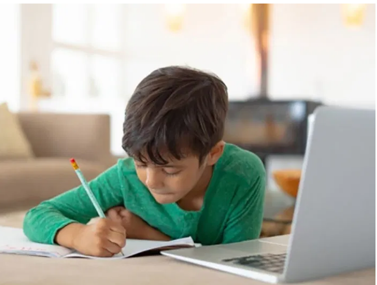 خلافات مالية بين مدارس خاصة وأولياء أمور بسبب التعليم عن بعد في جرش