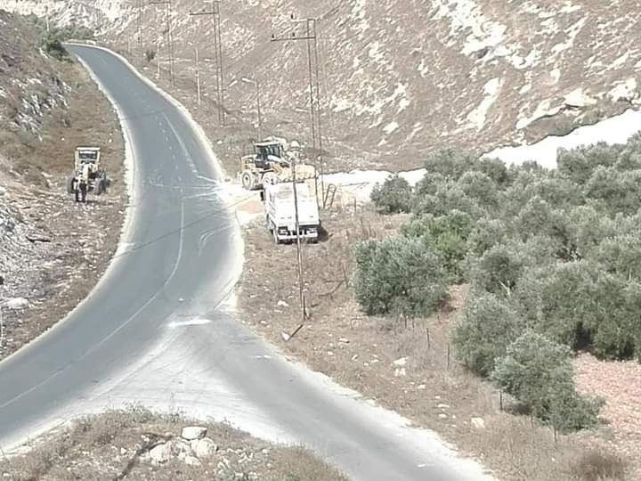 رئيس محلي كفرجايز يطالب بالتحقيق بقيام بلدية اربد بفتح طريق غير موجود بالمخططات