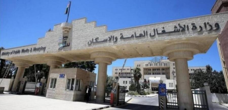 الأشغال تطلق خطتها لطوارئ الشتاء وتبدأ بفتح وتنظيف عبارات تصريف المياه ومجاري السيول