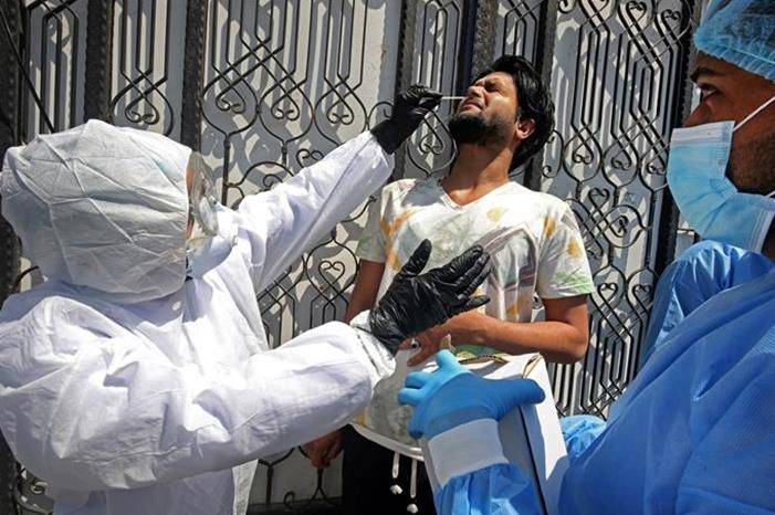 لجنة الأوبئة: فرق التقصى لا يمكنها مراقبة كل مخالط