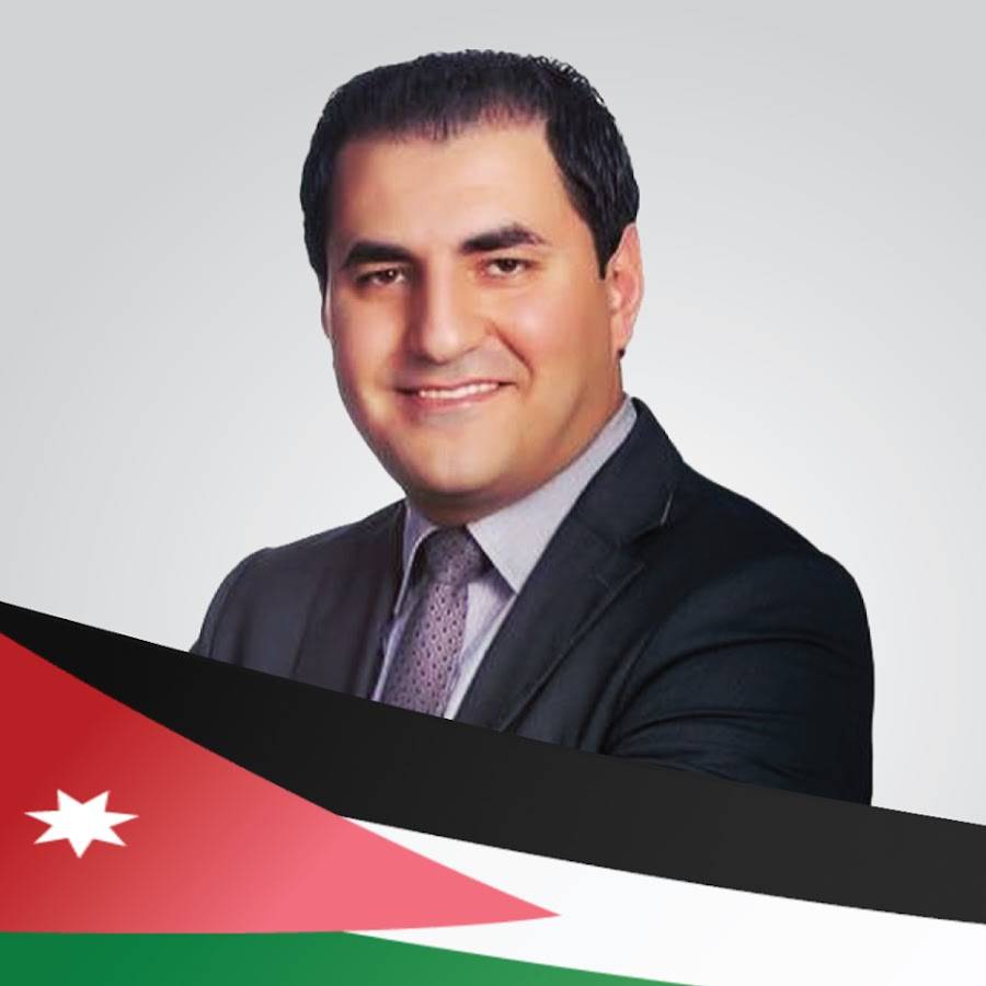 الافراج عن الإعلامي ينال فريحات بعد توقيفه بسبب أدائه صلاة الجمعة