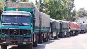 57 شاحنة تدخل معبر جابر و15 مليونا خسائر القطاع