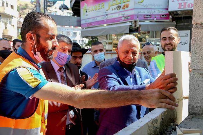 الفايز يضع حجر الأساس لمبنى مكتبة الجاحظ(صور)