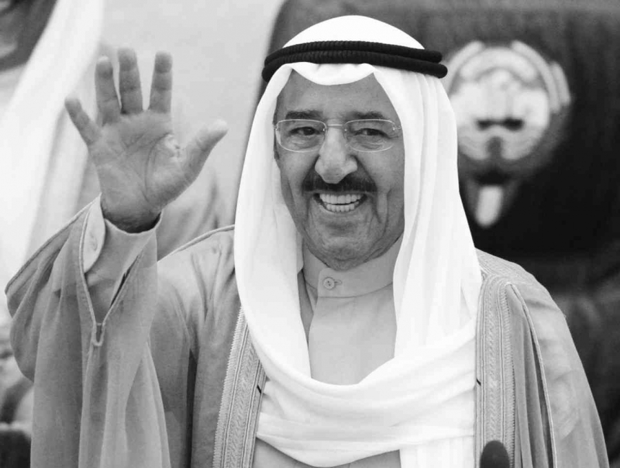 محمد بن زايد ينعى الشيخ صباح الأحمد