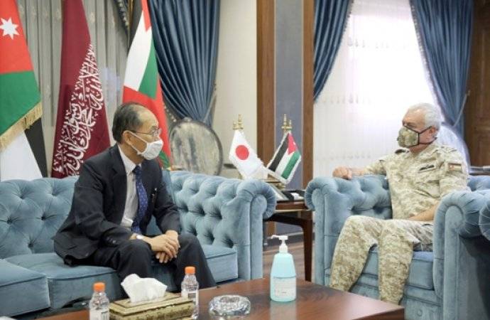 رئيس هيئة الأركان يستقبل السفير الياباني