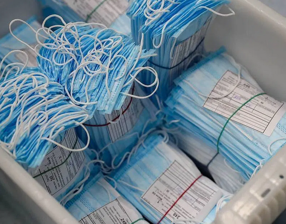 نفي انتاج كمامات بمصنع سجلت فيه إصابات كورونا