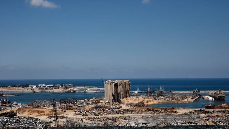 لبنان يطلب من الانتربول اعتقال قبطان ومالك السفينة التي نقلت نترات الأمونيوم لمرفأ بيروت