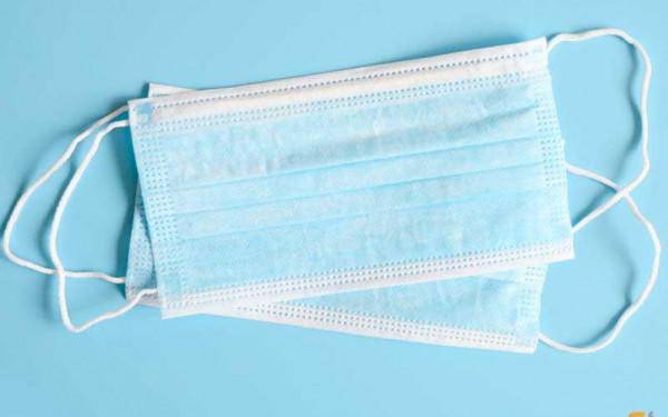 محافظ الزرقاء : تشديد الرقابة على المنشآت والمواطنين لضمان الالتزام بإجراءات السلامة العامة