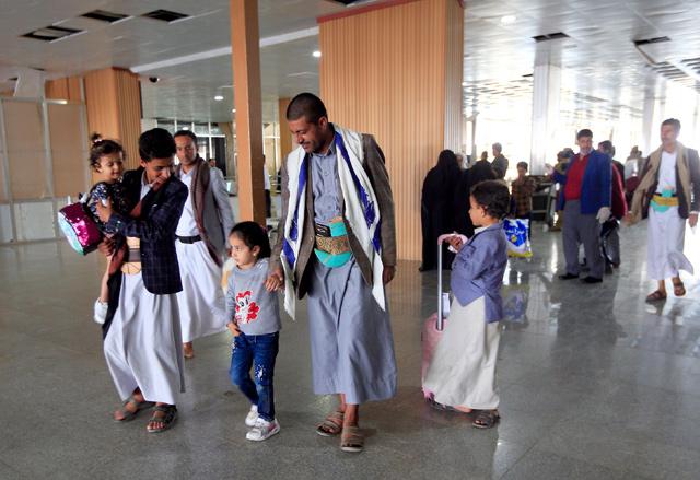 Yemeni patients return home after receiving treatment in Jordan