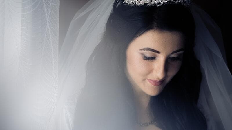 بالفيديو .. احدى نجوم سناب شات تتزوج للمرة الرابعة وهذا هو العريس