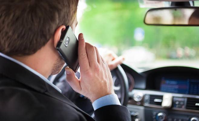 الدوريات الخارجية: الهاتف يزيد من احتمالية وقوع الحوادث أربع مرات أكثر من الوضع الطبيعي