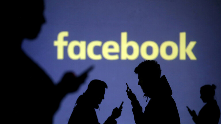 فيسبوك يعلن حظر كل الحسابات المتعلقة بحركة نظرية المؤامرة QAnon