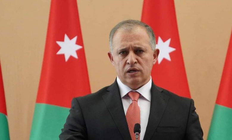 مواقع التواصل الأردنية تشتعل على تعيين الناشط القطامين وزيراً للعمل و الأخير يطلب منهم الدعاء له