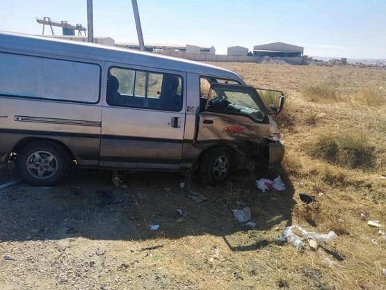 5 إصابات إثر تصادم مركبتين في المفرق