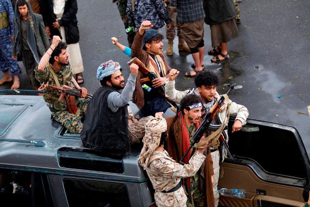 Two Americans, 240 Yemen rebels freed in apparent swap