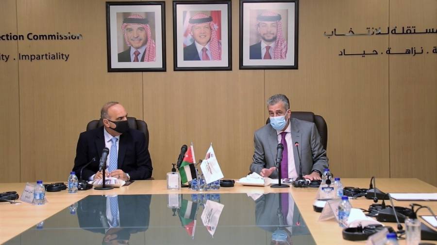 الخصاونة يؤكد دعم الحكومة للهيئة المستقلة للانتخاب لانجاح العملية الانتخابية